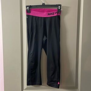 Nike Pro Small Capris